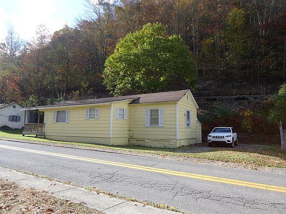 3rd image of 2678 Miracle Mountain Rd