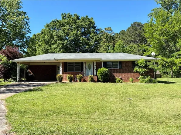 3950 Hubert Dr, Powder Springs, GA 30127