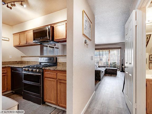 5th image of 590 Laurel Grove Circle