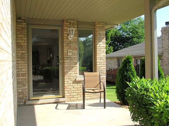 3rd image of 9418 174th St