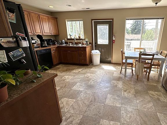 4th image of 702 E Capitol Ave #3418bfa86