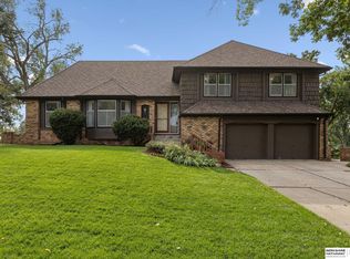 12605 Oakair Dr, Omaha, NE 68137