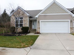 29411 Hummingbird Cir #33, Westlake, OH 44145