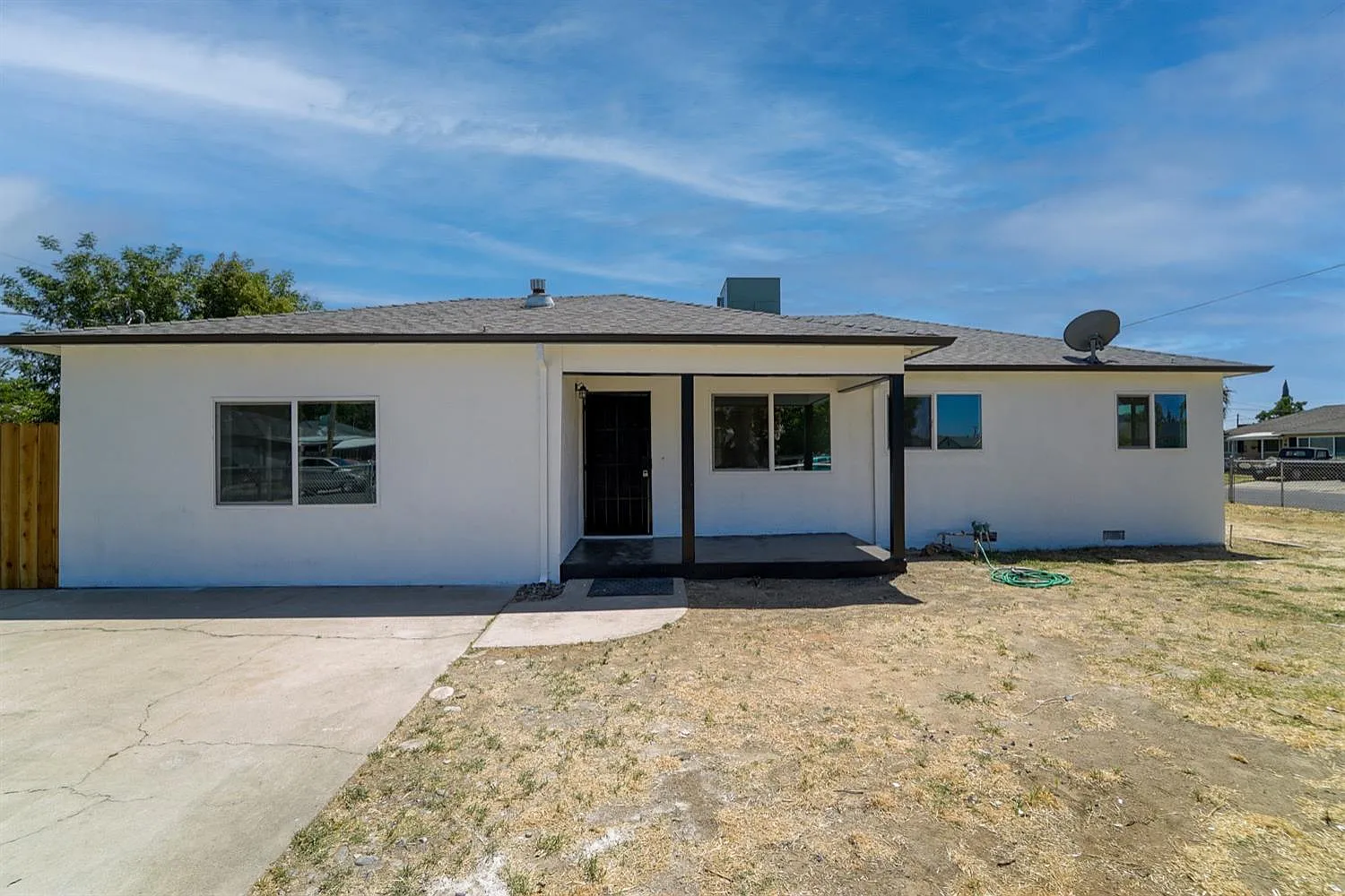 2128 Rose Ave photo 1