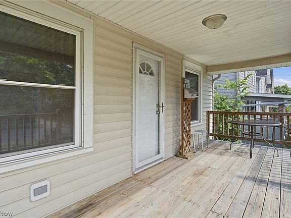 5th image of 115 Burton Ave