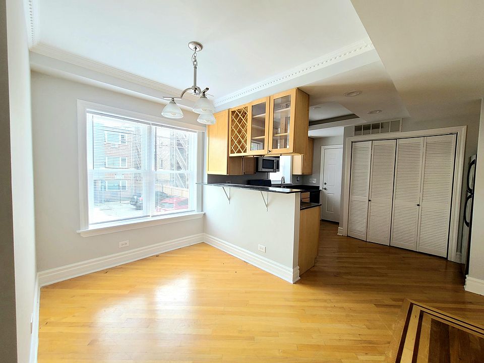 1st image of 1641 W Lunt Ave APT 1S
