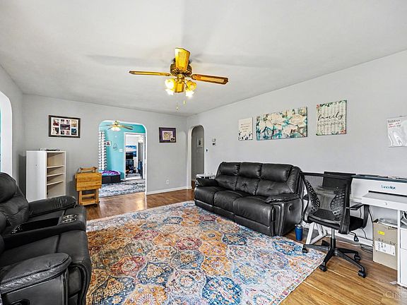5th image of 722 Compton Rd