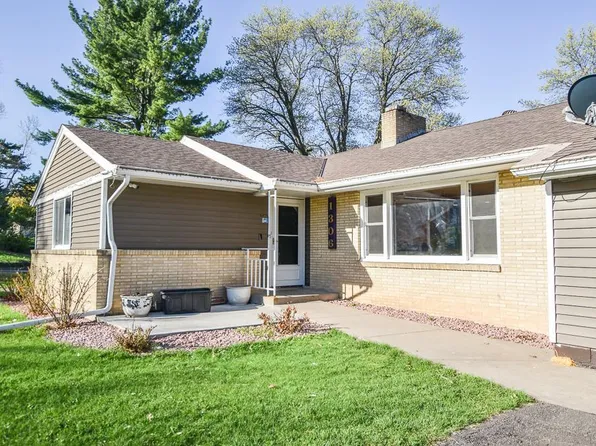 1306 Hillcrest Dr NE, Fridley, MN 55432