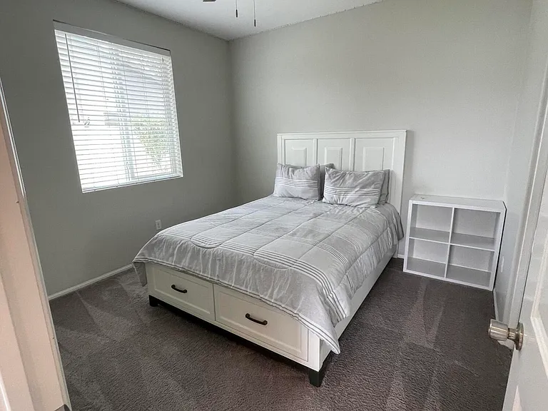 82798 Longfellow Ct #82798 — Photo 2