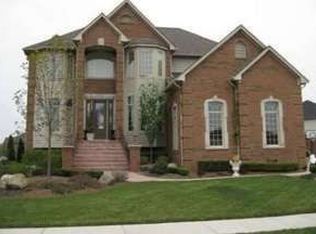 63577 Georgetowne S, Washington Township, MI 48095