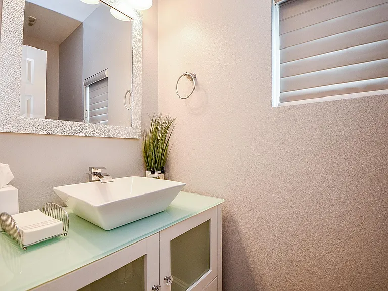 4604 Chartres St — Photo 12