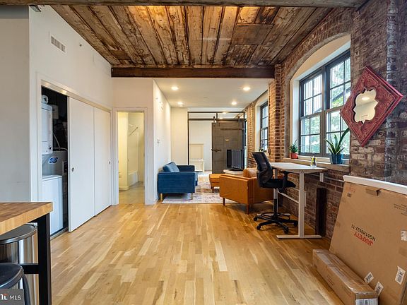 4th image of 1737 N Howard St #2B