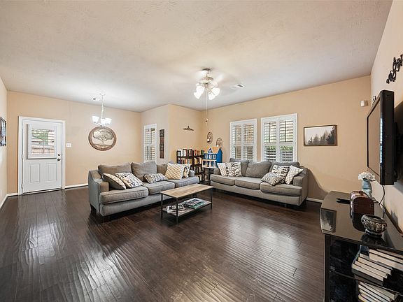 4th image of 8218 Almera Falls Dr