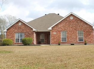 1924 Honeysuckle Ln, SULPHUR, LA 70663