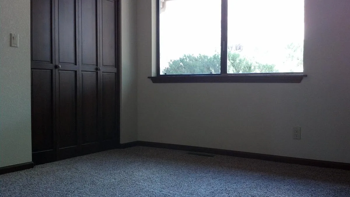 3 bed, 2000 sqft, $3,000 — Photo 3