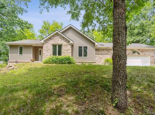 6323 Cohoctah Rd, Fenton, MI 48430