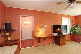 4th image of 404 Clark St NW