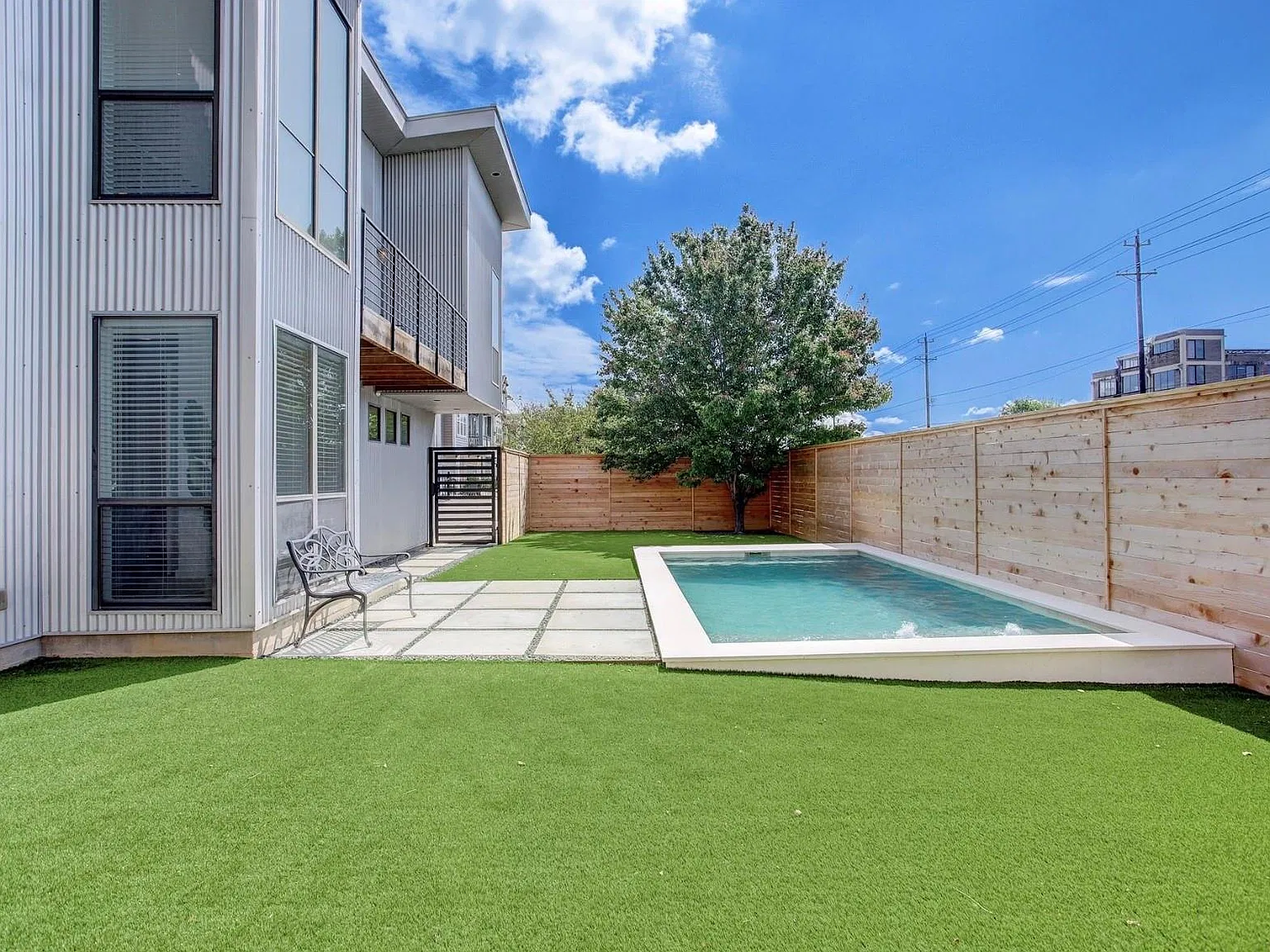 3 bed, 2.5 bath, 2386 sqft, $6,500 — Photo 4