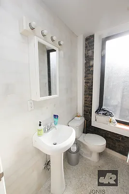 Rented by Jonis Realty | media 12