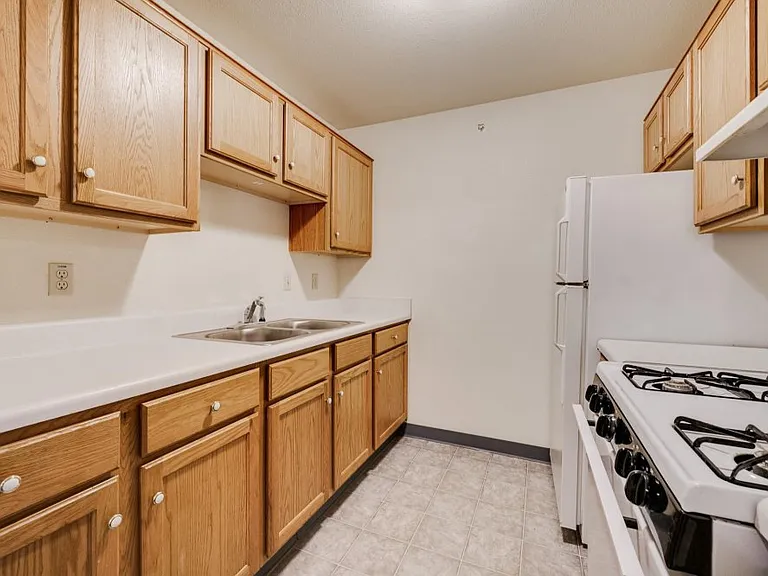 Mariner II Apartments — Photo 31