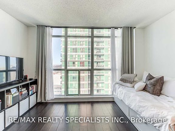 2nd image of 50 Town Centre Ct #2705