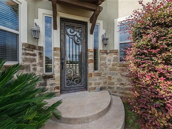 4th image of 104 Alamo Ct