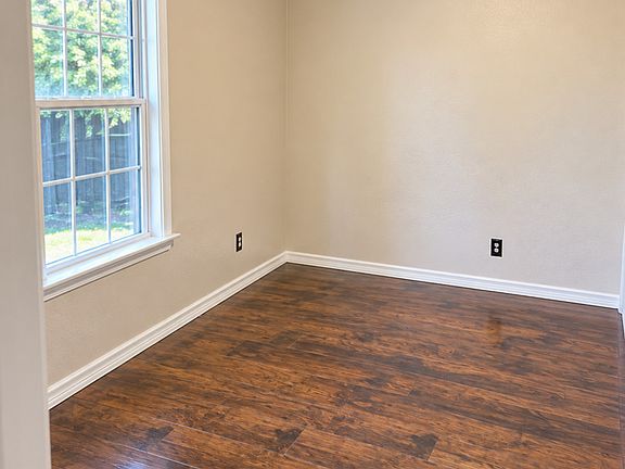 5th image of 1204 W GARZA ST