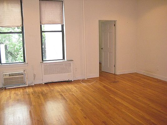 3rd image of 155 W 76th St APT 2B