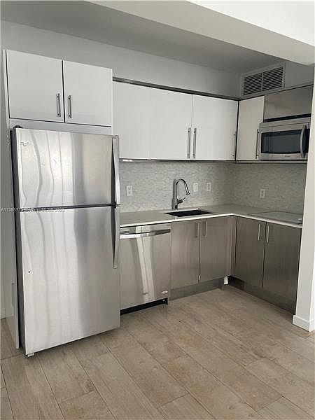 1st image of 700 16th St APT 210