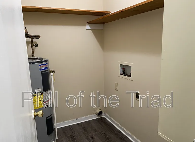 1500 Oakshire Ct #C — Photo 6