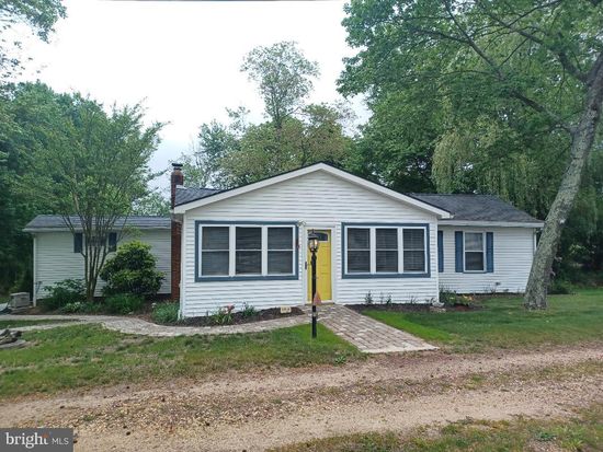 97 E Shore Ln, Monroeville, NJ 08343