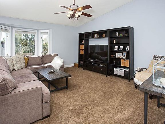 3rd image of 4448 Toyon Dr
