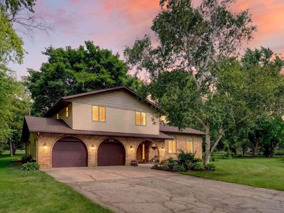 319 Fairway Dr, Columbus, WI, 53925