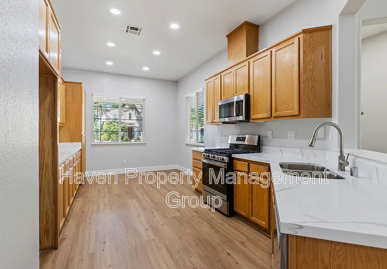 1659 Whispering Wind Dr — Photo 4