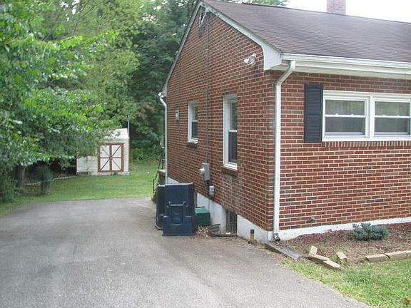 2nd image of 4242 Longwood Ave NW