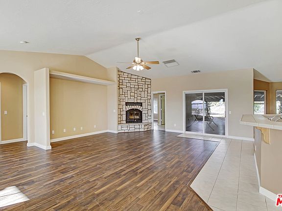 3rd image of 16061 El Centro St