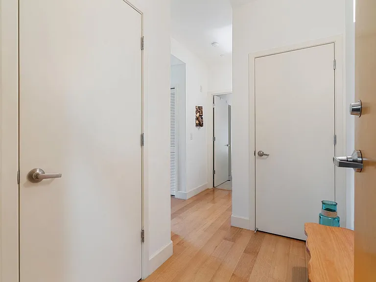 1125 NW 9th Ave #302 — Photo 6