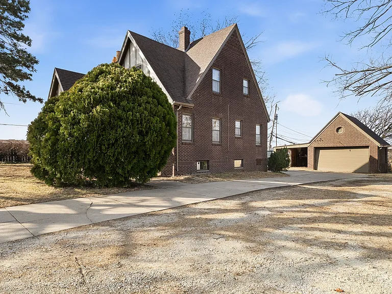 1543 S Hillside St — Photo 11