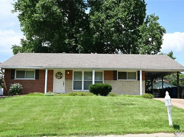 751 Peal Dr, Saint Louis, MO 63125