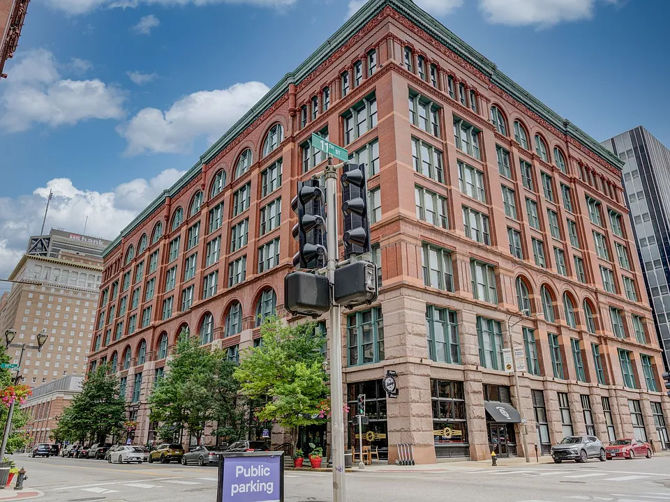 1113 Washington Ave #418