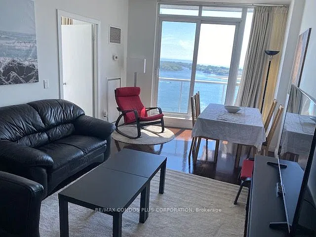 Waterclub Condominiums — Photo 4