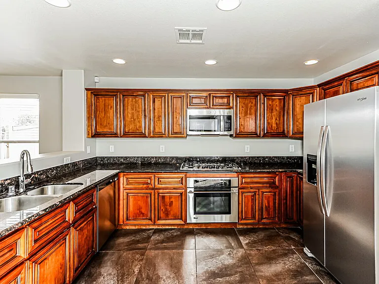 10424 Armand Ave — Photo 8