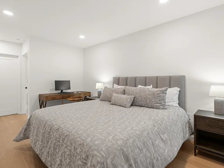 457 W Broadway #502 — Photo 14