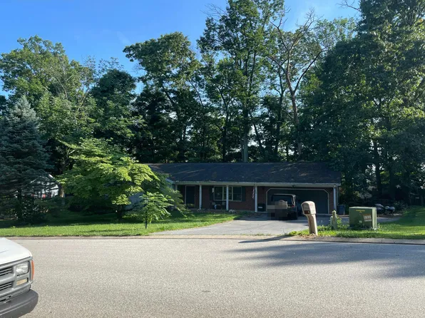 131 Windsor Ct, Hanover, PA 17331