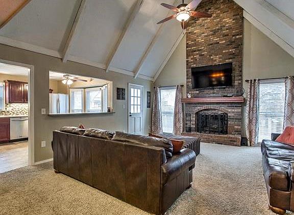 5th image of 804 NW Springwood Dr