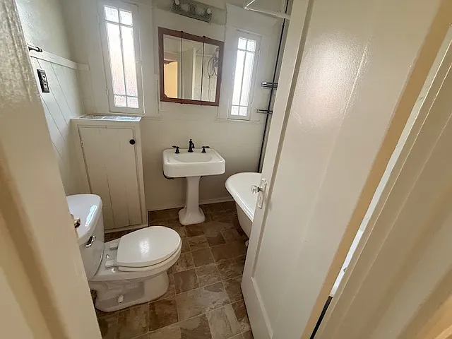 263 Grand Ave — Photo 7