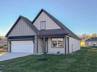 410 Ash St, Wellsville, KS 66092