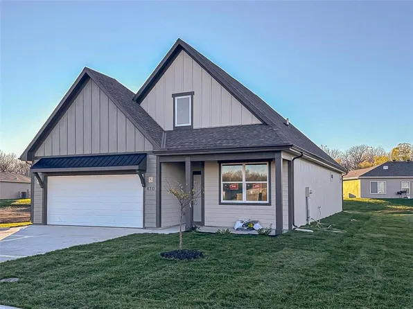 410 Ash St, Wellsville, KS 66092