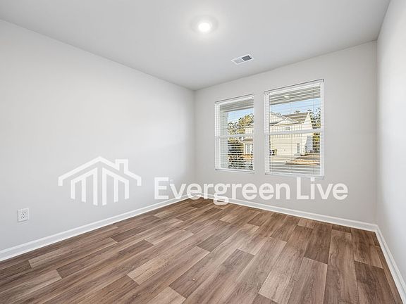 4th image of 1708 King Oaks Loop