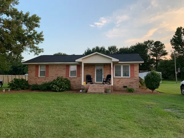 325 Grices Ferry Ct, Mullins, SC 29574